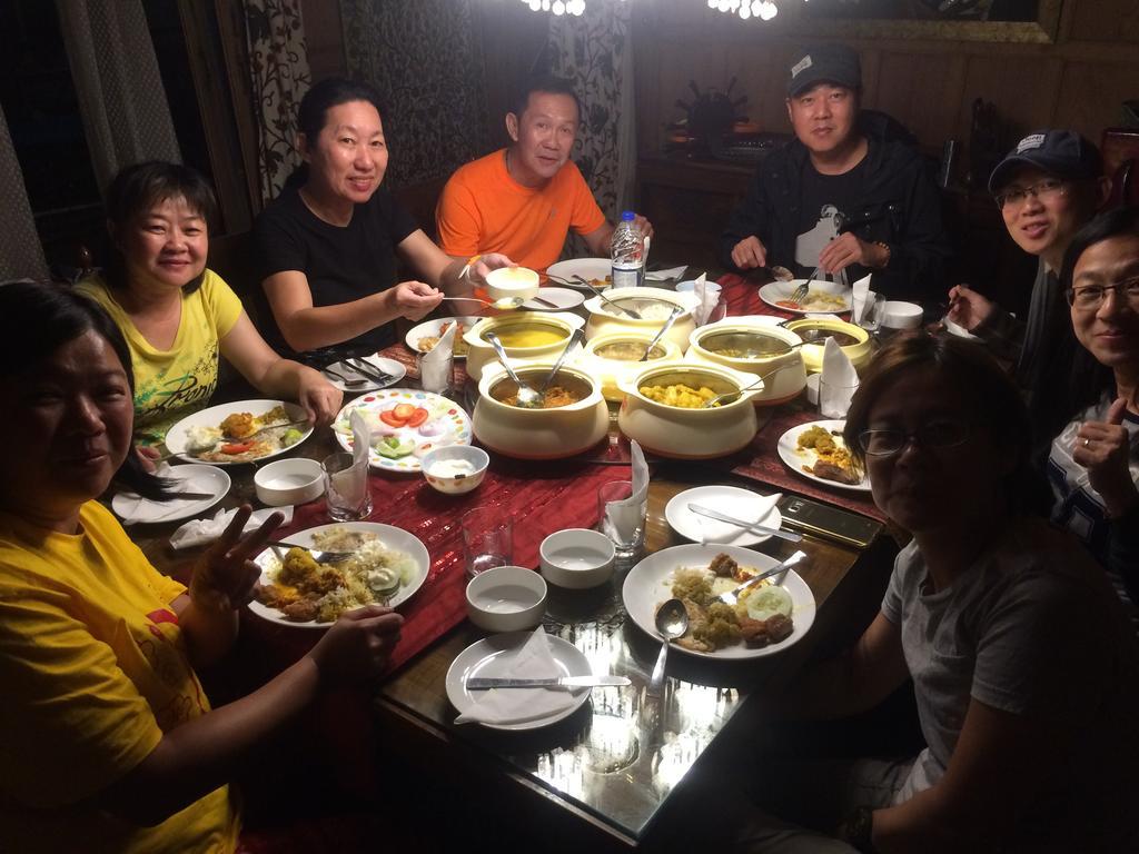 Nagin Bagh 阿克巴尔传统船屋酒店 外观 照片
